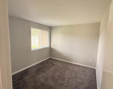 509 Wilson Bridge Drive - Photo Thumbnail 10