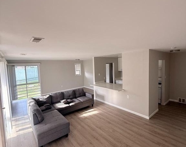 509 Wilson Bridge Drive - Photo Thumbnail 3