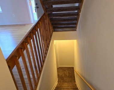 809 Saint Michaels Drive - Photo Thumbnail 4