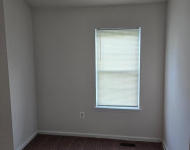 809 Saint Michaels Drive - Photo Thumbnail 12