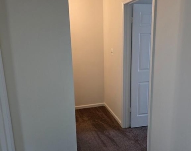 809 Saint Michaels Drive - Photo Thumbnail 15