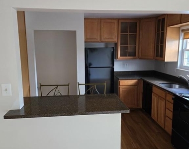 809 Saint Michaels Drive - Photo Thumbnail 3