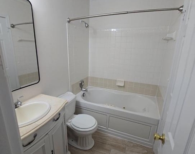 809 Saint Michaels Drive - Photo Thumbnail 14