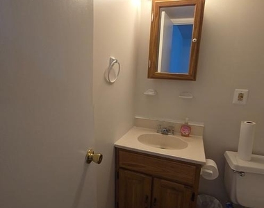 809 Saint Michaels Drive - Photo Thumbnail 6