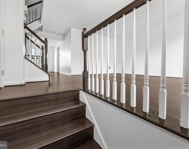11304 Southlakes Drive - Photo Thumbnail 2