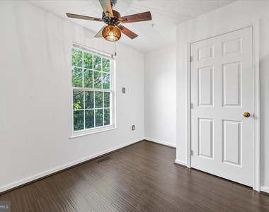 11304 Southlakes Drive - Photo Thumbnail 22
