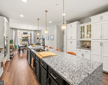 605 Skiff Way - Photo Thumbnail 4