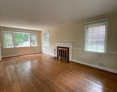 4408 Glenridge Street - Photo Thumbnail 8