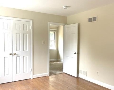 4408 Glenridge Street - Photo Thumbnail 28