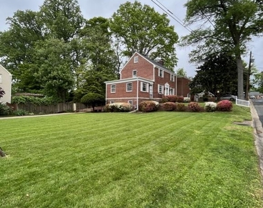4408 Glenridge Street - Photo Thumbnail 6