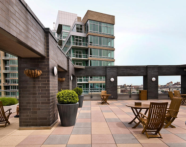 Copy of 4720 Center Boulevard, Unit 1024 - Photo Thumbnail 2