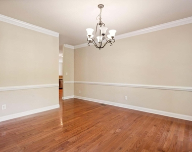 8620 Forester Lane - Photo Thumbnail 12