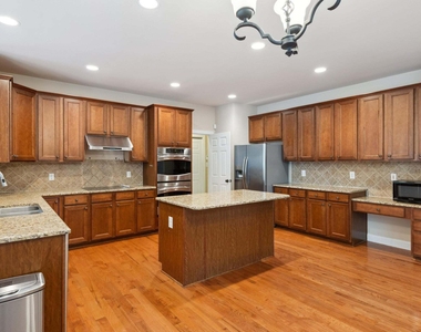 8620 Forester Lane - Photo Thumbnail 8