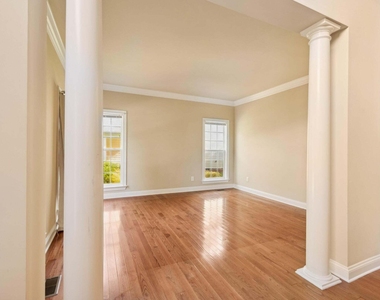 8620 Forester Lane - Photo Thumbnail 13