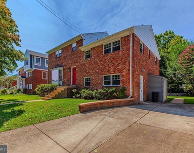 9902 Belhaven Road - Photo Thumbnail 1
