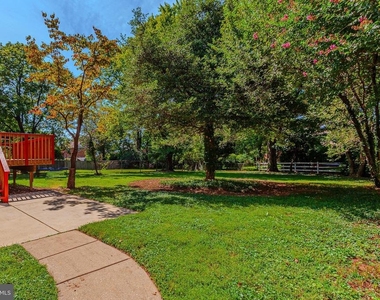 9902 Belhaven Road - Photo Thumbnail 27