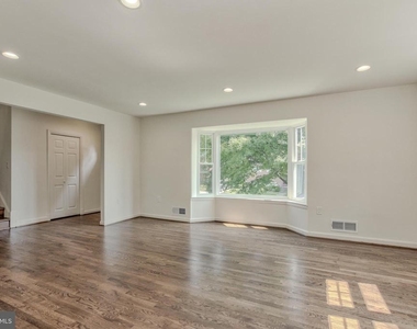 9902 Belhaven Road - Photo Thumbnail 4