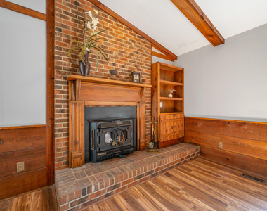 433 Holly Oak Court - Photo Thumbnail 14