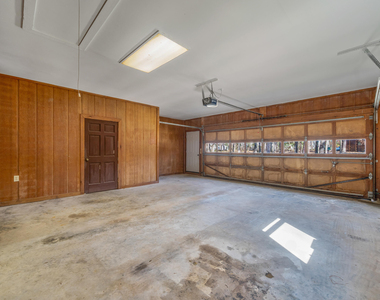 433 Holly Oak Court - Photo Thumbnail 36