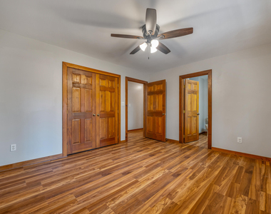 433 Holly Oak Court - Photo Thumbnail 26