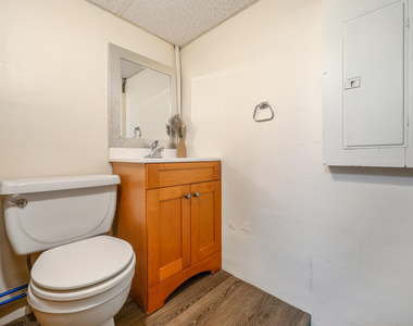 433 Holly Oak Court - Photo Thumbnail 34
