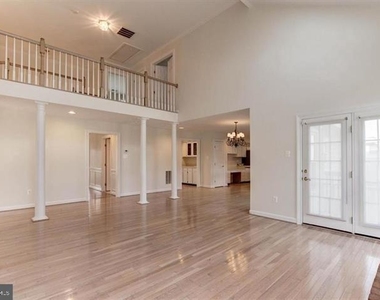 14213 Floral Park Drive - Photo Thumbnail 13