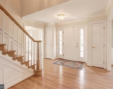 14213 Floral Park Drive - Photo Thumbnail 5