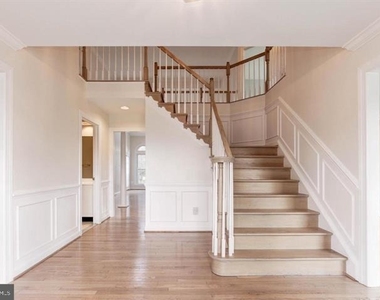 14213 Floral Park Drive - Photo Thumbnail 4