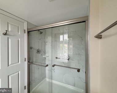 15210 Elkridge Way - Photo Thumbnail 4