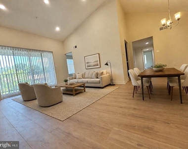 15210 Elkridge Way - Photo Thumbnail 8