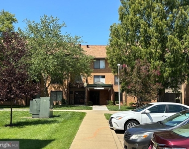 15210 Elkridge Way - Photo Thumbnail 11