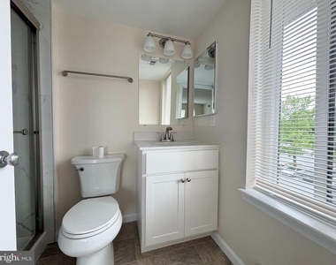 15210 Elkridge Way - Photo Thumbnail 5