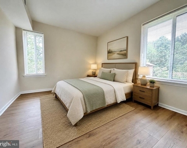 15210 Elkridge Way - Photo Thumbnail 9