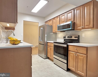15210 Elkridge Way - Photo Thumbnail 3