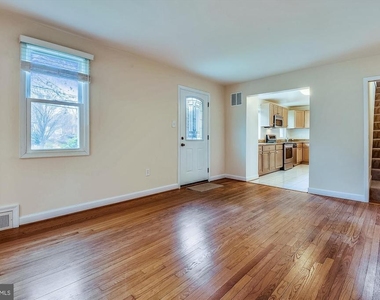 210 E Hamilton Avenue - Photo Thumbnail 31