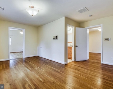 210 E Hamilton Avenue - Photo Thumbnail 20