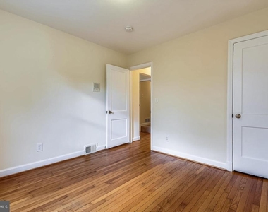 210 E Hamilton Avenue - Photo Thumbnail 11