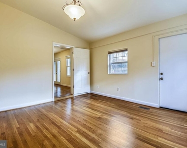 210 E Hamilton Avenue - Photo Thumbnail 12