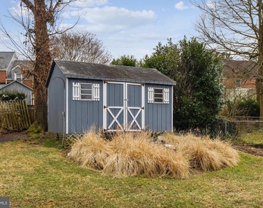 210 E Hamilton Avenue - Photo Thumbnail 50