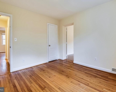 210 E Hamilton Avenue - Photo Thumbnail 7