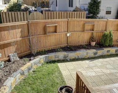 3041 Moore Lane - Photo Thumbnail 4