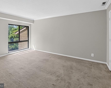 5915 Tamar Drive - Photo Thumbnail 9