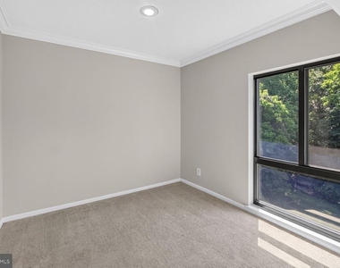 5915 Tamar Drive - Photo Thumbnail 10