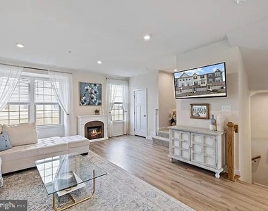 10603 Brewerton Lane - Photo Thumbnail 6