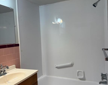 19 Park Avenue - Photo Thumbnail 11