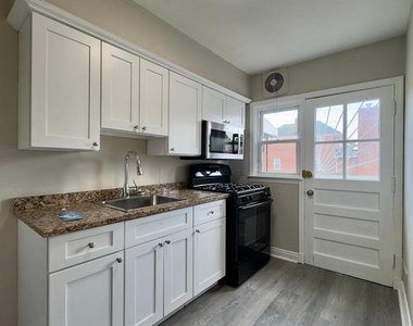 433 Oakwood Road - Photo Thumbnail 12