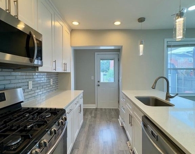 1922 Ewald Avenue - Photo Thumbnail 9