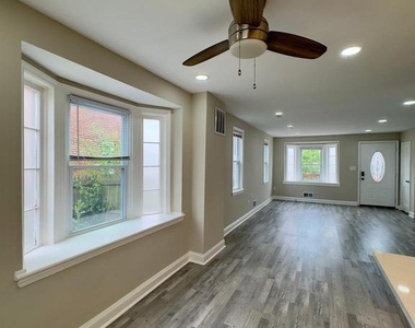 1922 Ewald Avenue - Photo Thumbnail 8