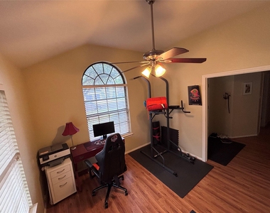 1316 Mesquite Rd - Photo Thumbnail 18
