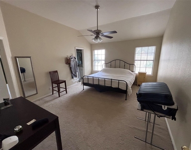 1316 Mesquite Rd - Photo Thumbnail 8